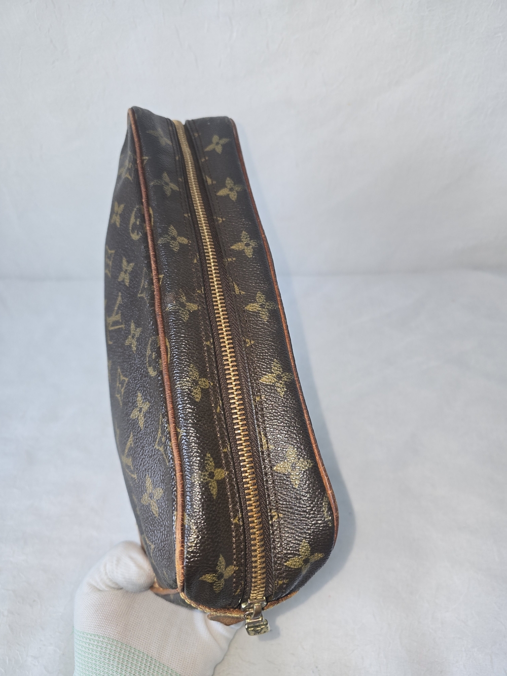 Louis Vuitton Monogram Canvas Unisex Pouch/Clutch - Picture 5 of 13